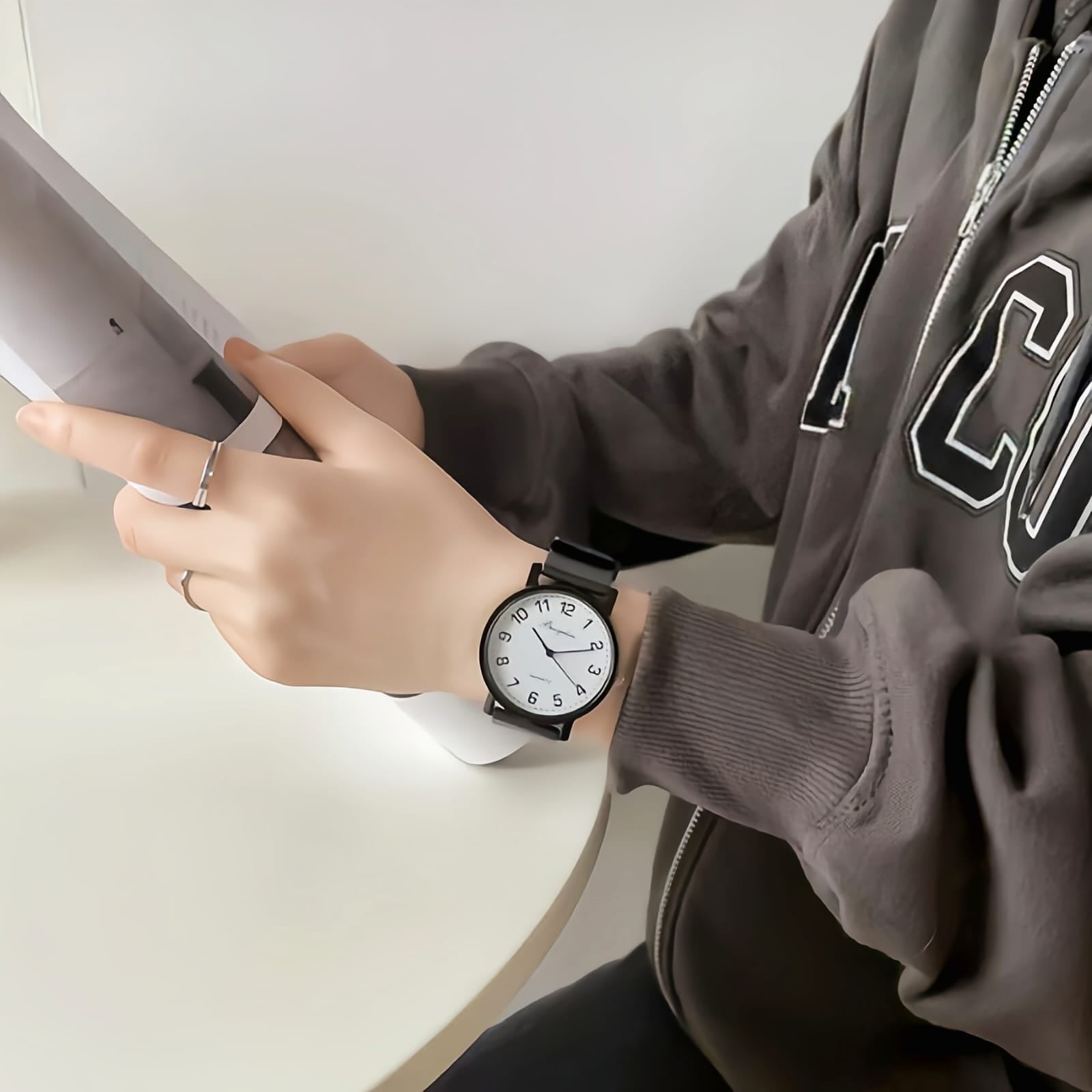 𝐓𝐡𝐞 𝐁𝐢𝐨𝐠𝐞𝐥𝐚𝐢 "𝐌𝐨𝐧𝐨𝐜𝐡𝐫𝐨𝐦𝐞 𝐏𝐫𝐨" 𝐰𝐫𝐢𝐬𝐭 𝐰𝐚𝐭𝐜𝐡.